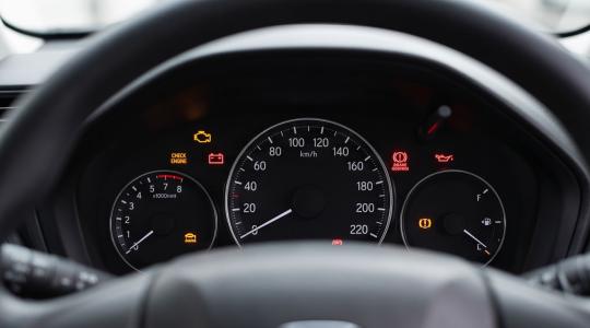 10 señales de que tu auto necesita atención y cómo detectarlas